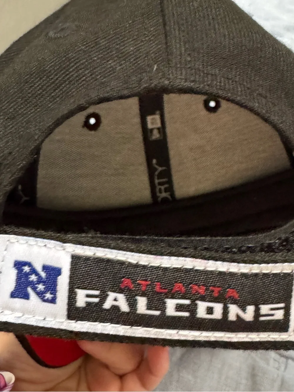 New Era 9FORTY Atlanta Falcons Youth Adjustable Hat Black Red NFL